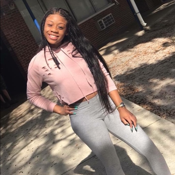 Meet the Posher - Picture 2 of 2